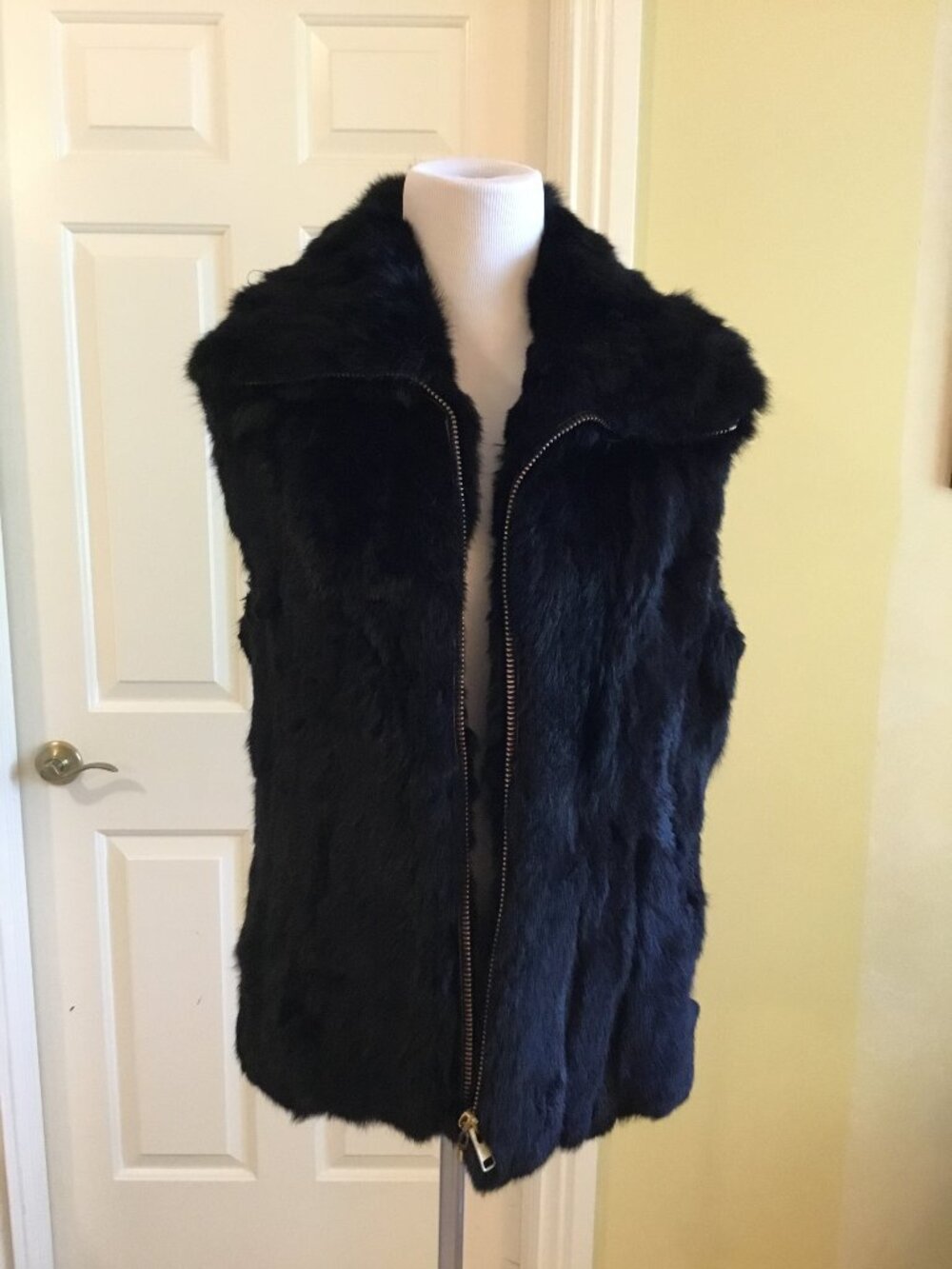 Adrienne Landau Genuine Black Rabbit Fur Zip Front Vest Size M